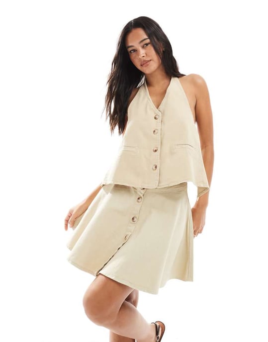 ASOS DESIGN denim volang mini kjol i sand - Image 4