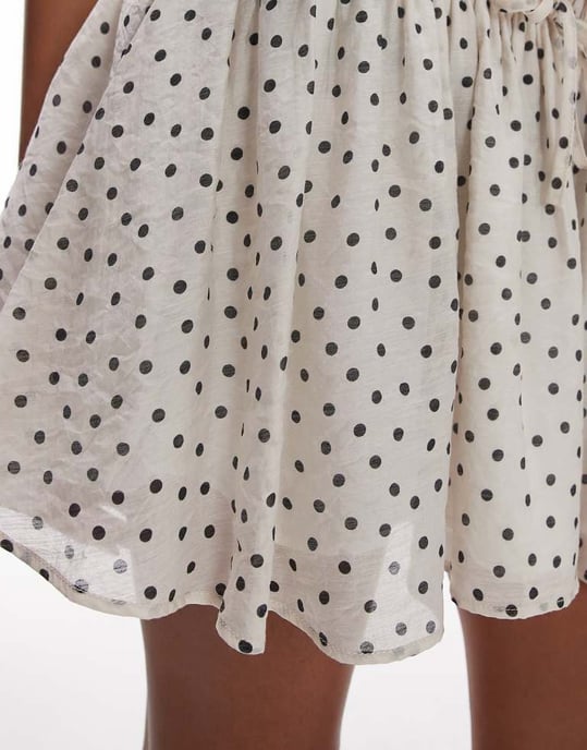 Topshop fladdrande minikjol i prickigt mönster - Image 2
