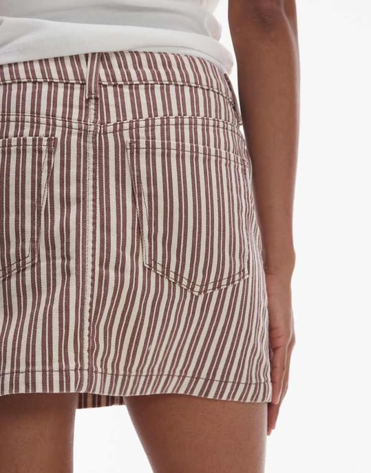 Topshop denim plisserad mini kjol i vinröd och gräddfärgad rand - Image 4