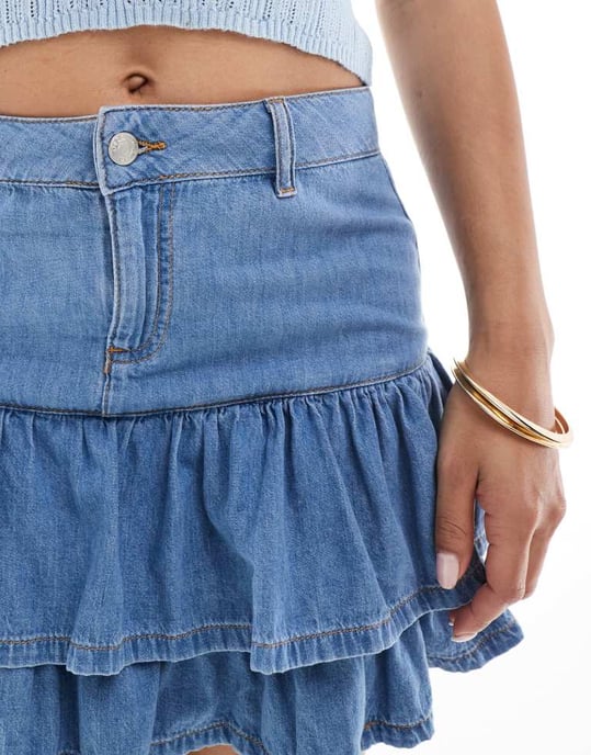 ASOS DESIGN denim minikjol med volangkant i mellanfärgad tvätt - Image 3