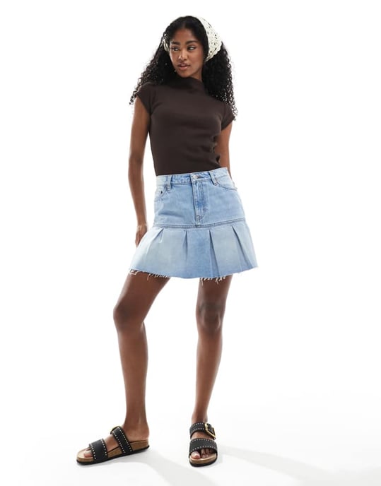 Monki plisserad denimminikjol i medelblå tvätt - Image 2