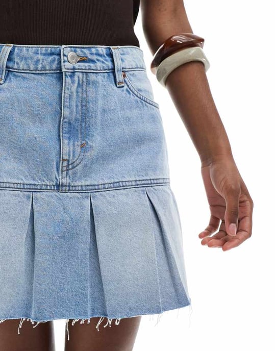 Monki plisserad denimminikjol i medelblå tvätt - Image 4