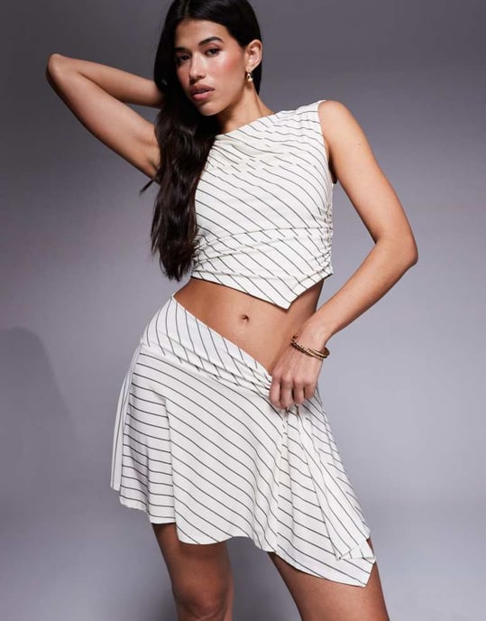 ASOS DESIGN samordnad slinkig minikjol i krämrandig - Image 2