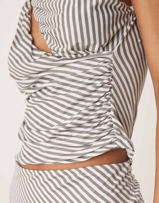 ASOS DESIGN matchande randig tanktopp med skärningsdetalj i grått - Image 4