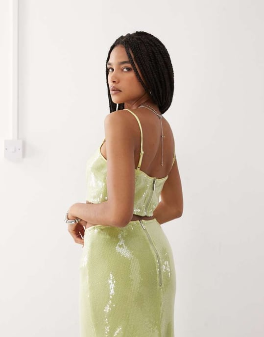 Amy Lynn fyrkantig nacke cami crop top set i limegrön paljetttyg - Image 3