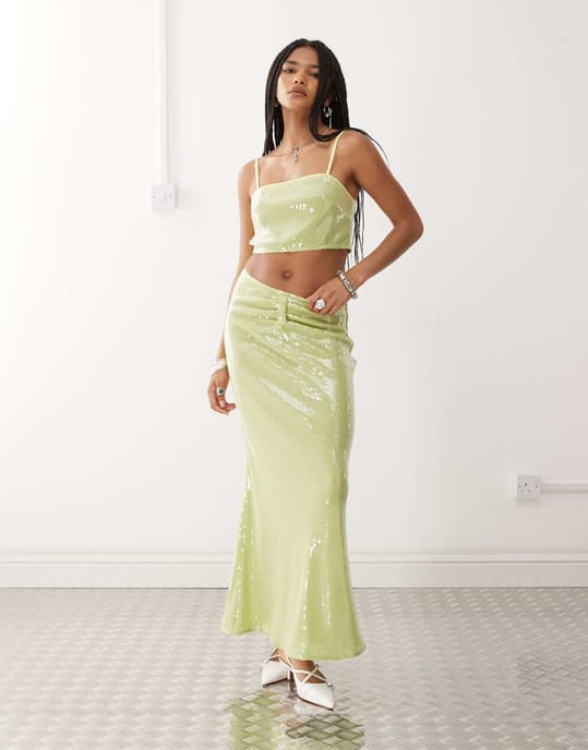 Amy Lynn fyrkantig nacke cami crop top set i limegrön paljetttyg - Image 4