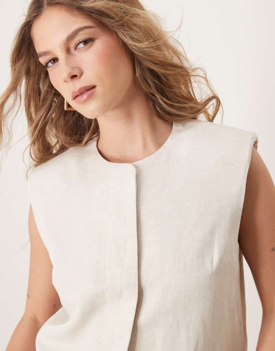 ASOS DESIGN boxy cutaway väst med lin i sten - Image 2