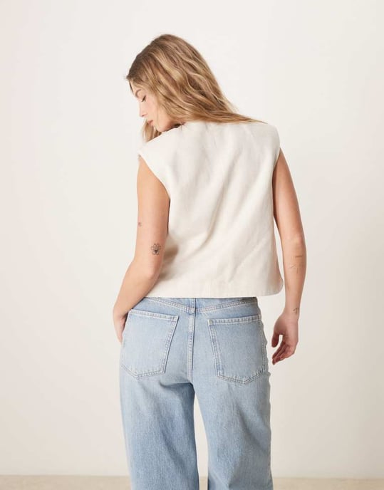 ASOS DESIGN boxy cutaway väst med lin i sten - Image 3