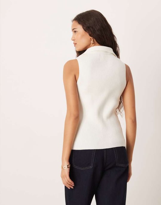 ASOS DESIGN ribbad krage stickad topp i vit - Image 4