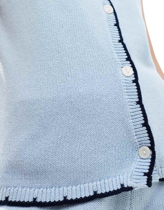 Vero Moda stickad väst med kontrasterande vågkant i mjuk blå - Image 2