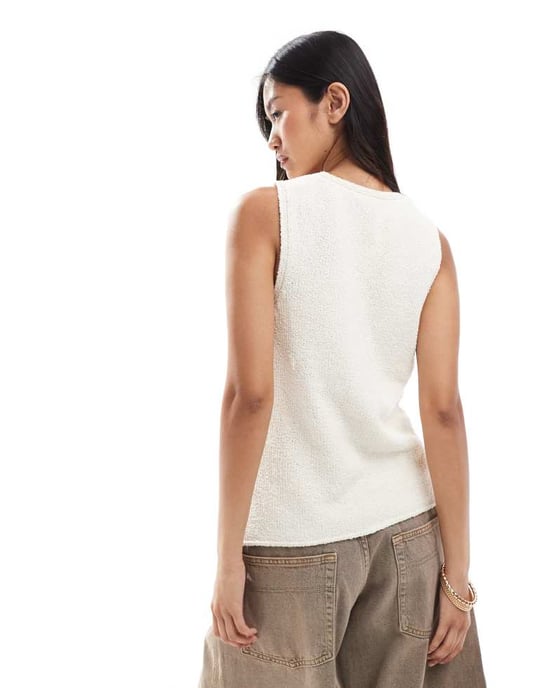 Bara texturerad stickad väst i beige - Image 3