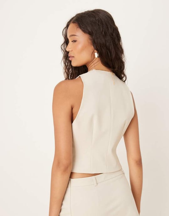 ASOS DESIGN väst med knytband i ecru - Image 4