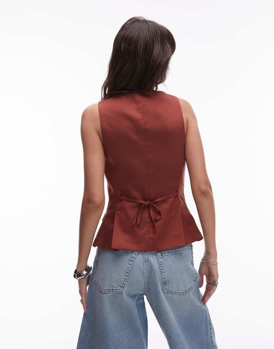 Topshop premium bröllopsgäst avtalsförhållande scoop neck långlinje väst i brunt - Image 2