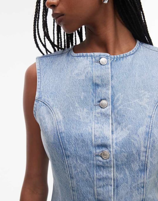 ASOS DESIGN denim väst med cinch i blommig ljusblå tvätt - Image 2