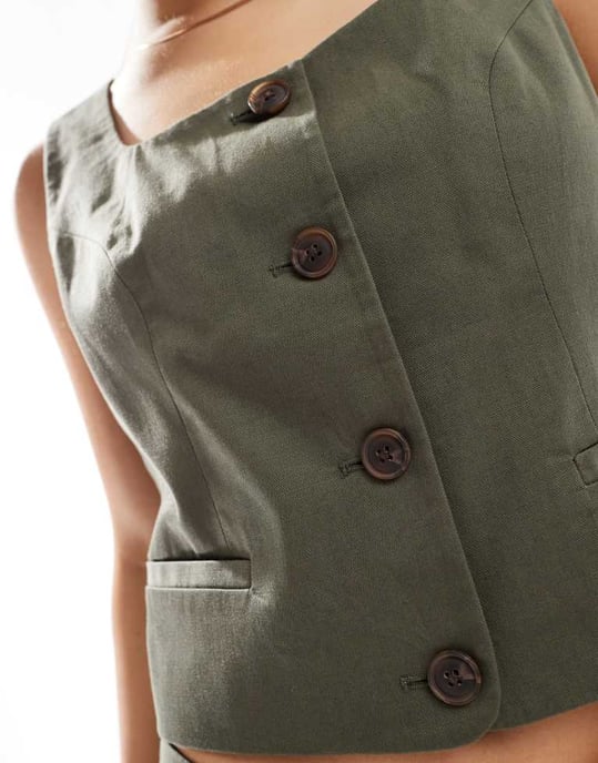 Vero Moda skräddarsydd väst med fyrkantig halsringning i kalamata grönt - Image 3