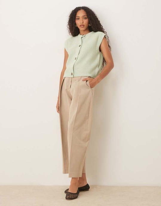 ASOS DESIGN boxy stickad väst med knappdetalj i pistaschnöt - Image 2