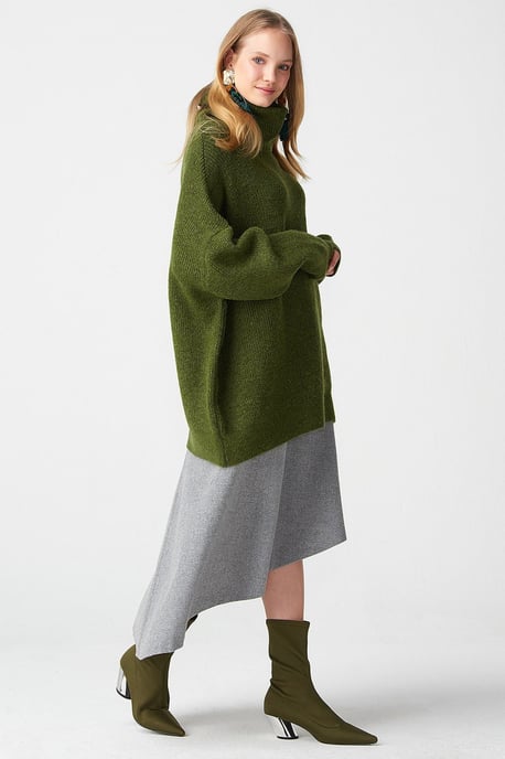 Oversized Ribbed Turtleneck Sweater - Image 2