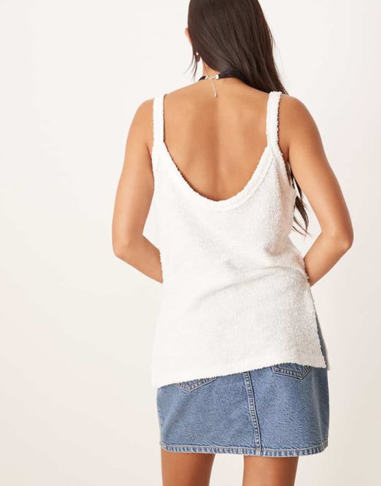 ASOS DESIGN texturerad stickad linneväst i vitt - Image 3