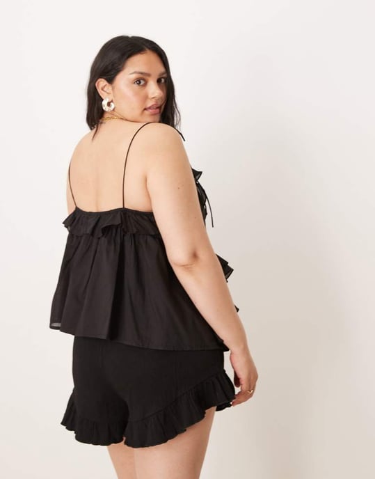 ASOS DESIGN Curve volang cami-top med knytband i svart - Image 3