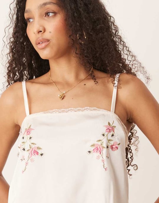 ASOS DESIGN blommig broderad satinklänning co-ord - Image 3