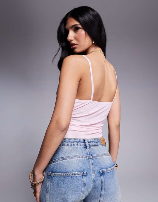 ASOS DESIGN flytande genomskinlig mesh topp med cowl-framsidan i pastellrosa - Image 2