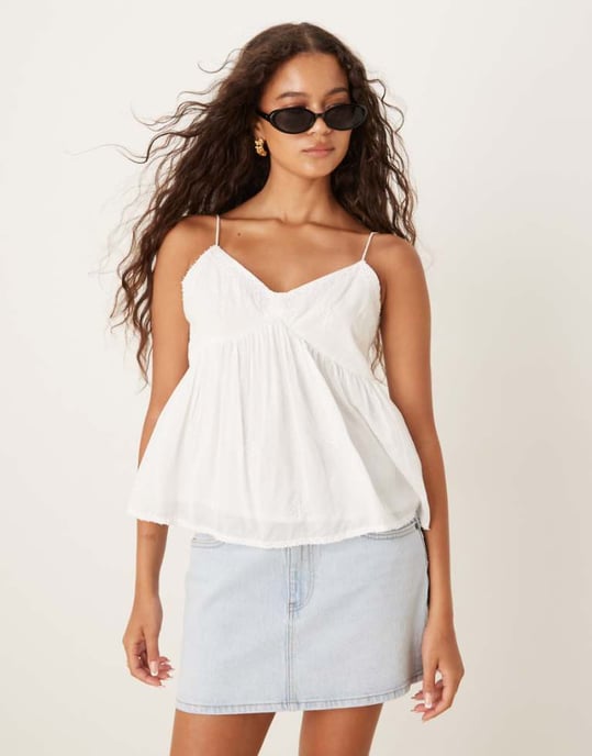 JDY broderad peplum topp i vitt - Image 1