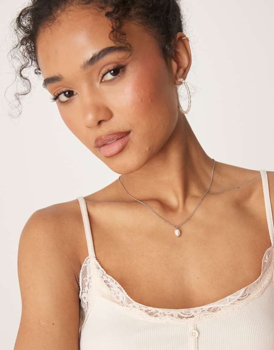 ASOS DESIGN ribbad spetstopp med knapprar i krämfärg - Image 3