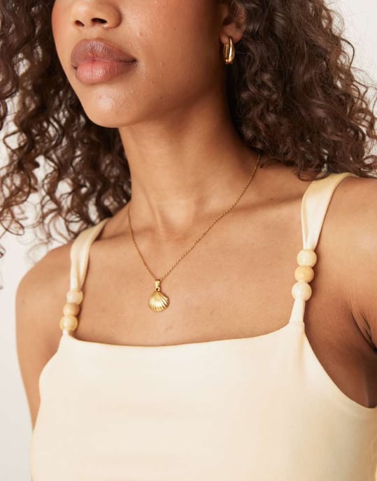 ASOS DESIGN figurnära topp i bomull med pärlband i elfenben - Image 4