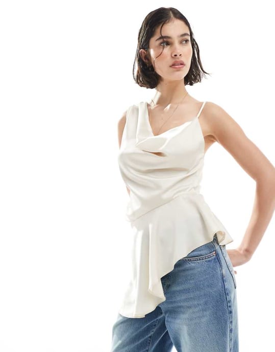 ASOS DESIGN asymmetrisk satinklänning i enfärgad - Image 1