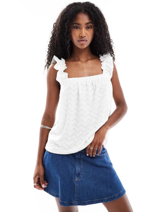 Vero Moda rynkad axelbandslinne i vitt - Image 1