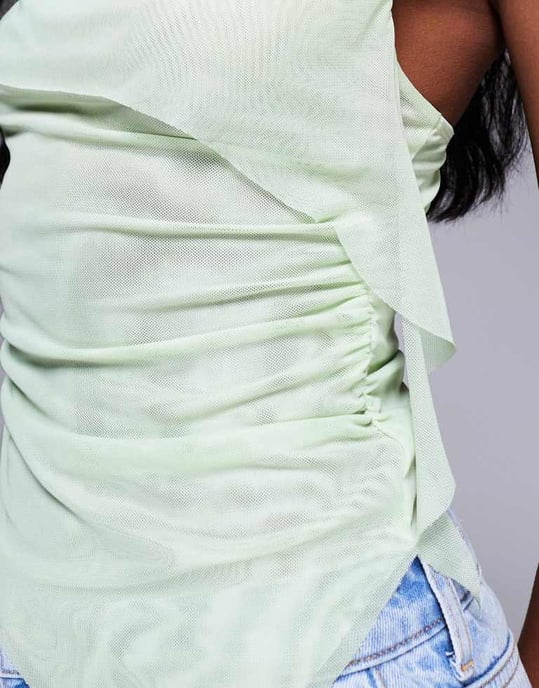 ASOS DESIGN svävande genomskinlig mesh cowl front cami topp i pastellgrön - Image 4