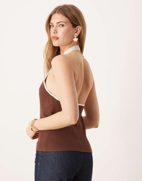 Abercrombie & Fitch ribbad halterneck väst i brun och krämfärg - Image 2
