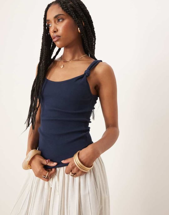ASOS DESIGN väst med knytrem i marinblå - Image 1