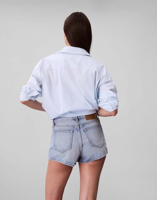 Calvin Klein Jeans denimshorts i ljus tvätt - Image 4