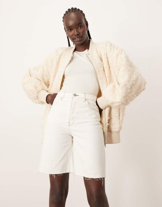 ARRANGE Wilson denim slouchy shorts i ecru - Image 4