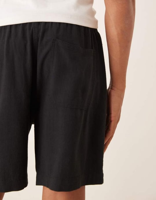 ASOS DESIGN koord baggy passform linneblandning kortbyxor i svart - Image 4