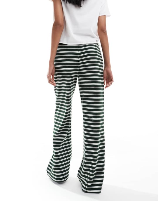ASOS DESIGN raka ben joggers-set i grön rand - Image 2