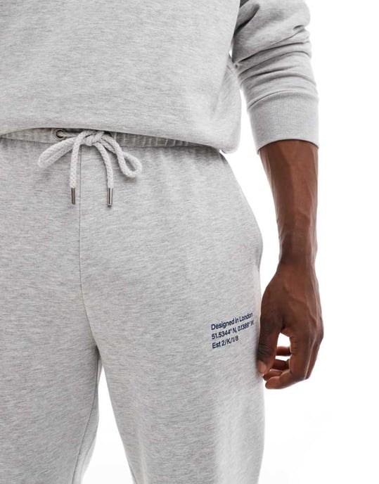 COLLUSION avslappnade samordnade tryckta skate-joggers i gråmarl - Image 3