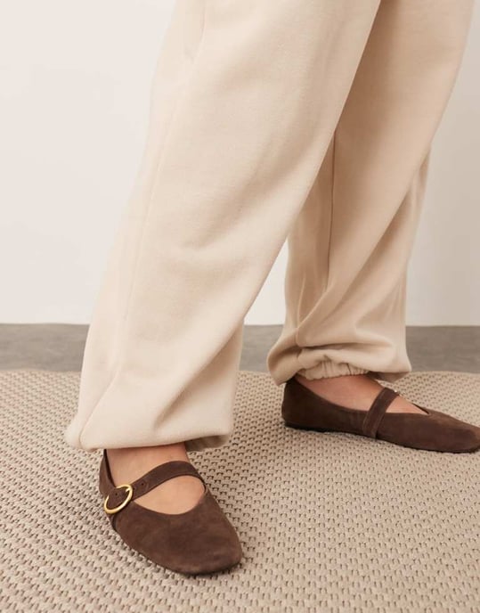 ARRANGE Curve oversize premium tungvikts jogger med mudd i havrebeige - Image 4