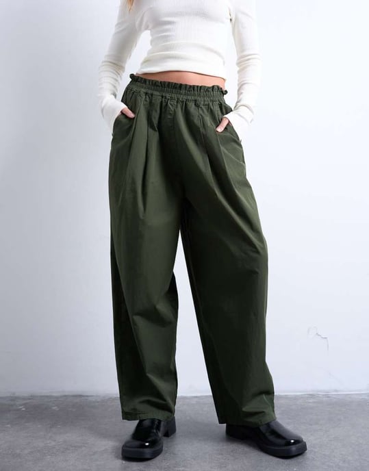 Topshop veckad ballong-jogger med elastisk midja i grön - Image 3