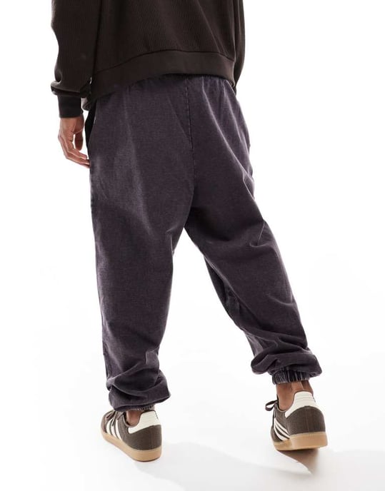 ASOS DESIGN oversized joggerbyxor i tvättad svart - Image 4