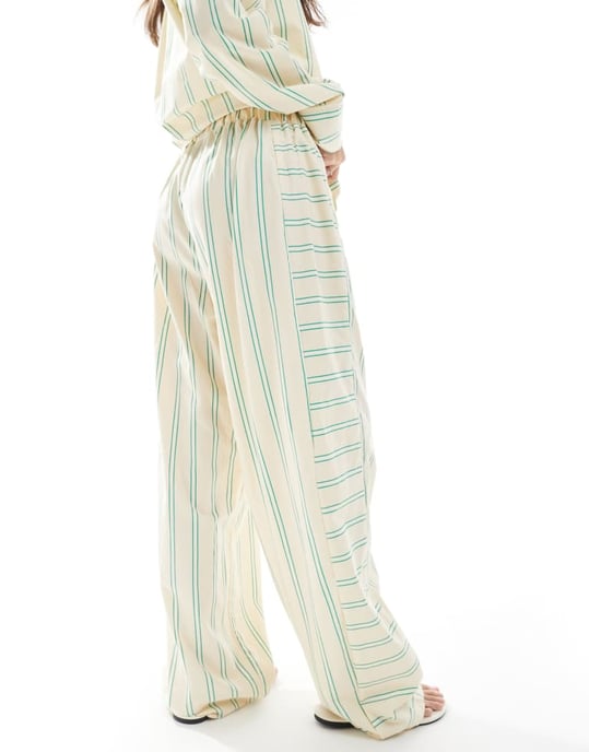 ASOS DESIGN överdimensionerad bomullspoplin jogger med barrel-leg och kontraststripat panel - Image 4