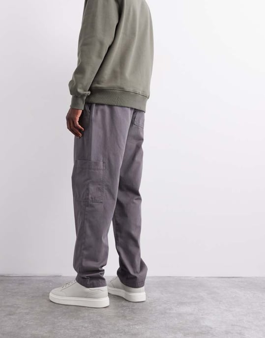 ASOS DESIGN raka cargobyxor i grått - Image 3