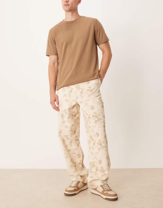 ASOS DESIGN lösa raka cargobyxor i camouflage - Image 2