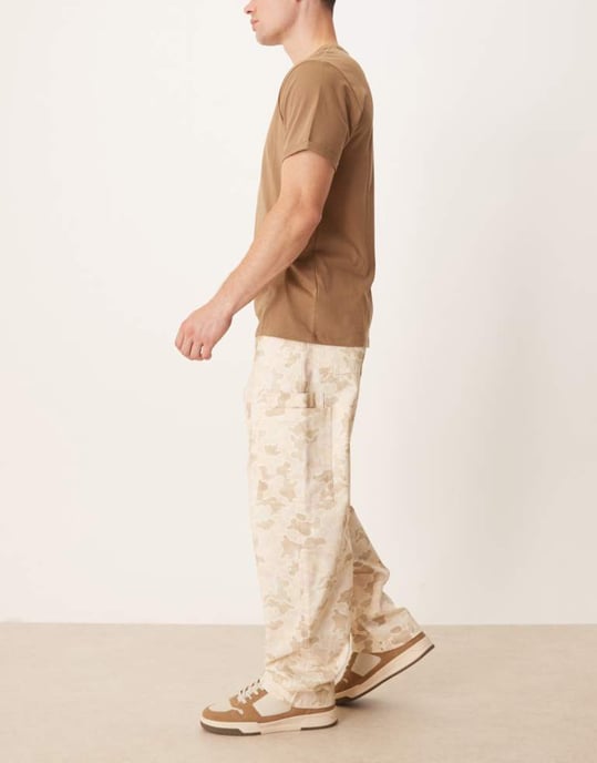 ASOS DESIGN lösa raka cargobyxor i camouflage - Image 3