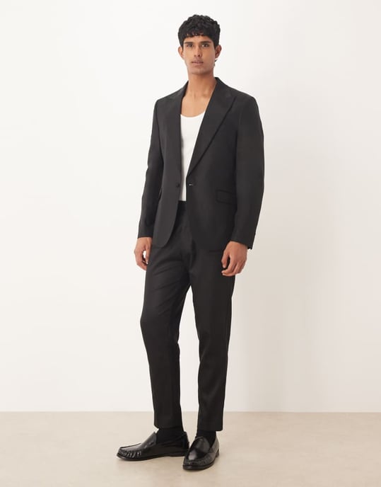 ASOS DESIGN tapered kostymbyxor med linne i svart glans - Image 2