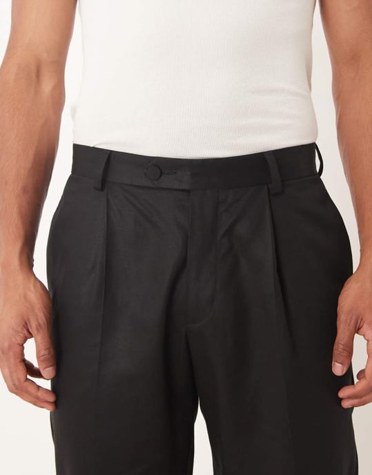 ASOS DESIGN tapered kostymbyxor med linne i svart glans - Image 4