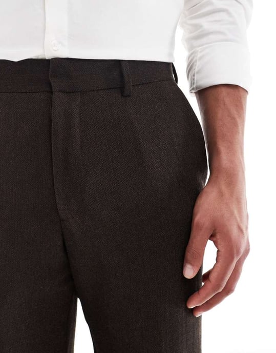 ASOS DESIGN ullrik smal kostymbyxor i brun herringbone - Image 3