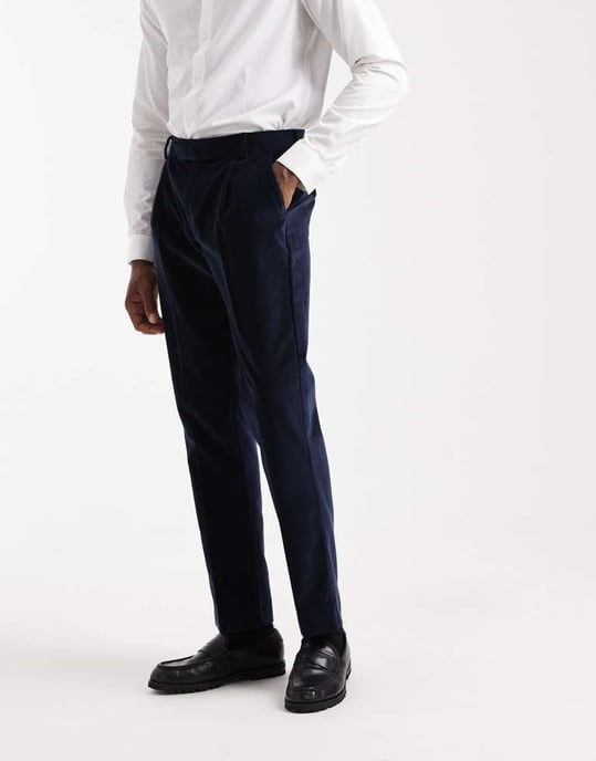 ASOS DESIGN smala kostymbyxor i marinblå lätt sammet - MARINBLÅ - Image 3