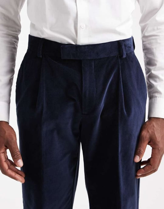 ASOS DESIGN smala kostymbyxor i marinblå lätt sammet - MARINBLÅ - Image 4